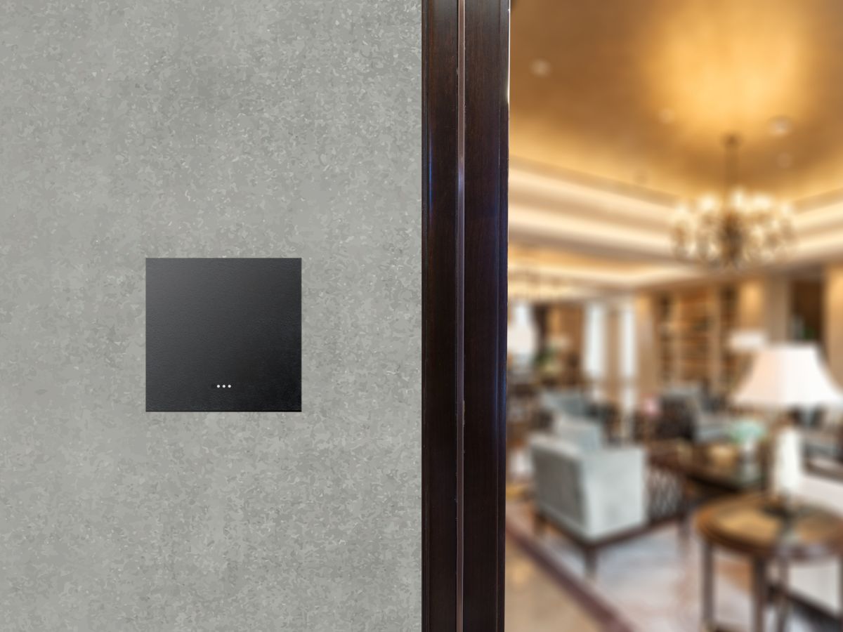 Công tắc cơ thông minh vuông 1 nút Zigbee màu đen